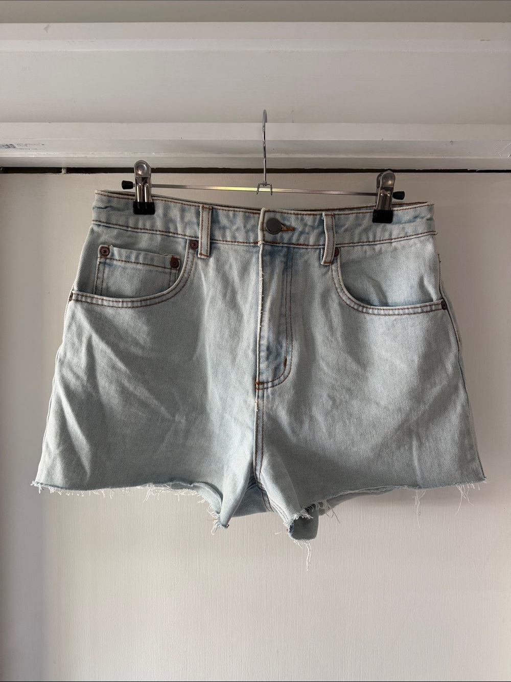 Women's Billabong High-Rise Light Wash Denim Shorts 28